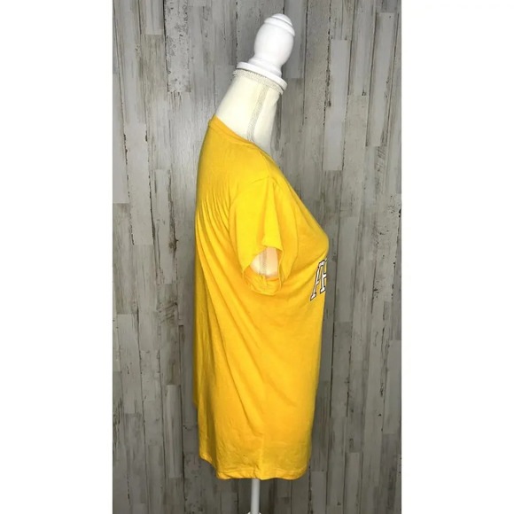 NWT NHL Nashville Predators Women's Small‎ Yellow V-Neck Short Sleeve T-Shirt - Picture 3 of 5